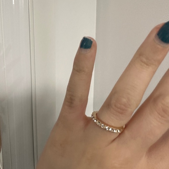 *Costume Jewelry Gold Rinestone Ring - Picture 3 of 4
